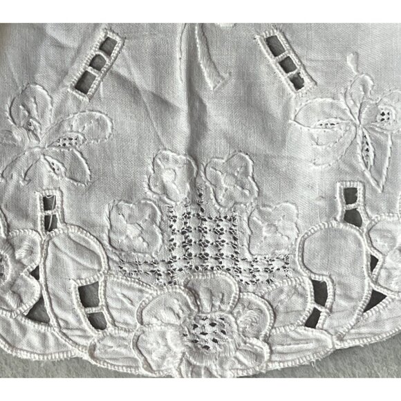 Girls Pinafore Apron Size 7 Cotton Lace Cutouts & Scalloped Edges Vintage Gift - Picture 5 of 8